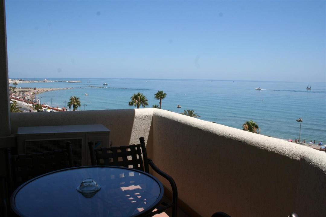 Benalbeach Sea Front ベナルマデナ エクステリア 写真